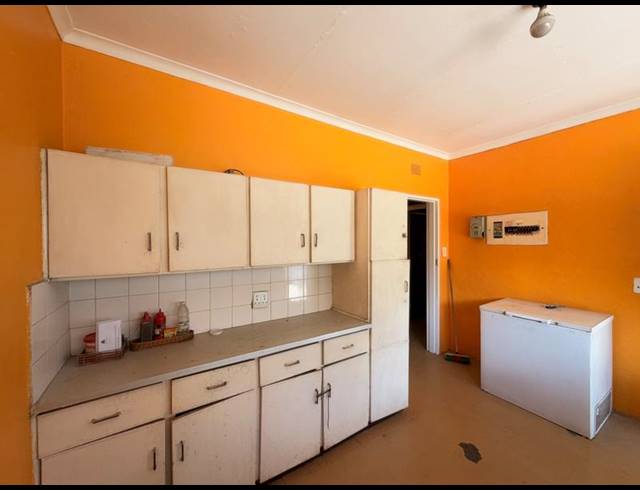 10 BEDROOM HOUSE FOR SALE IN VANDERBIJLPARK CE 5